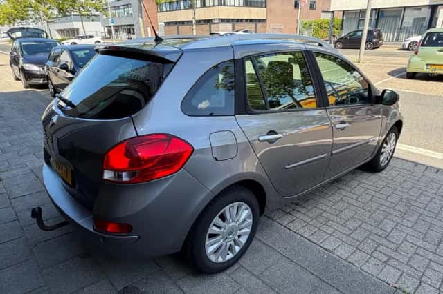 Renault Clio (2011) thumbnail 6