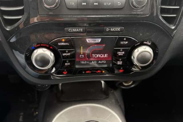 Nissan Juke (2012) thumbnail 3