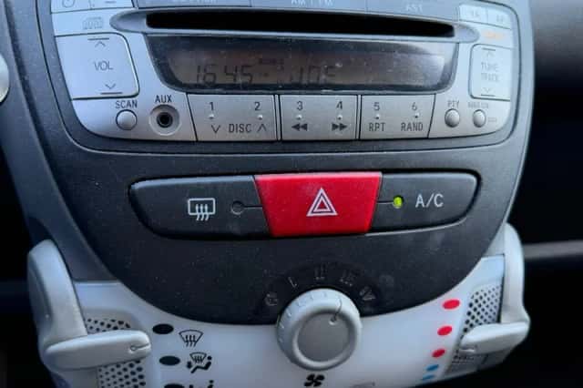 Peugeot 107 (2011) thumbnail 3