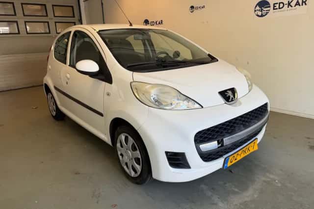 Peugeot 107 (2011) thumbnail 5