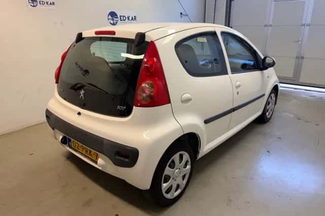 Peugeot 107 (2011) thumbnail 6