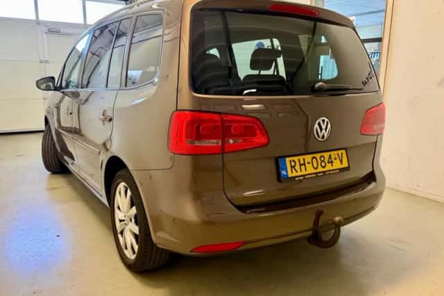 Volkswagen Touran (2015) thumbnail 6