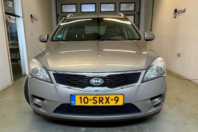 Kia Ceed (2011) thumbnail 4