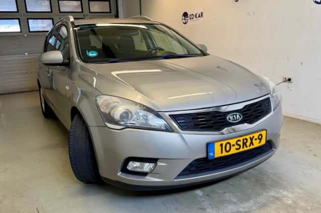 Kia Ceed (2011) thumbnail 5