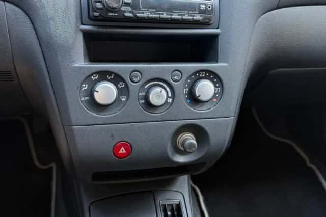 Mitsubishi Outlander (2008) thumbnail 2