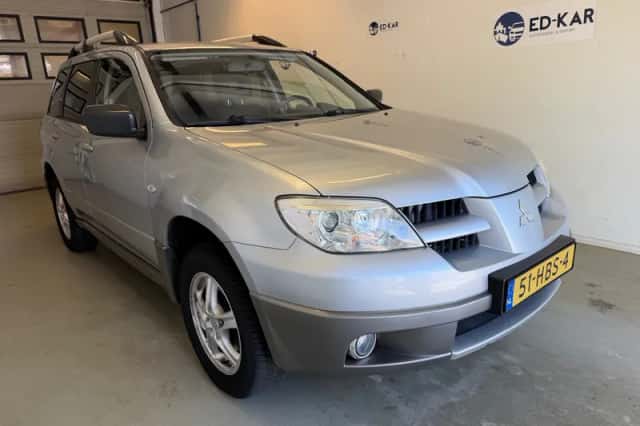 Mitsubishi Outlander (2008) thumbnail 3