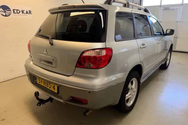 Mitsubishi Outlander (2008) thumbnail 4