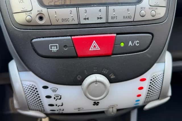 Peugeot 107 (2010) thumbnail 3
