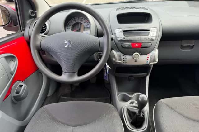 Peugeot 107 (2011) thumbnail 2