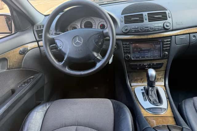 Mercedes-Benz E-Klasse (2004) thumbnail 2