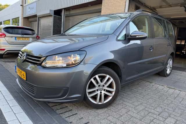 Volkswagen Touran (2012) thumbnail 1