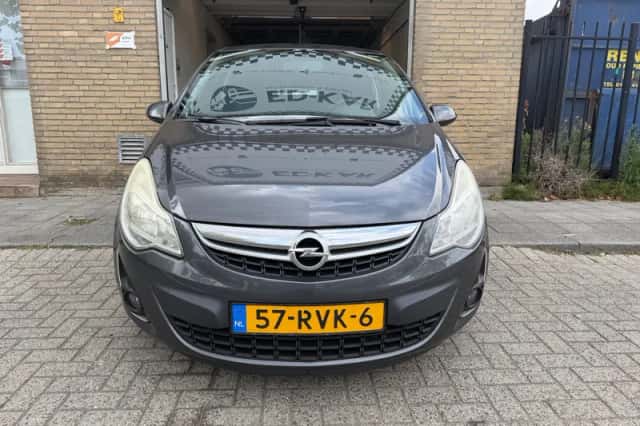 Opel Corsa (2011) thumbnail 4