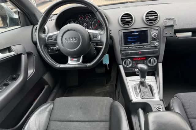 Audi A3 (2010) thumbnail 2