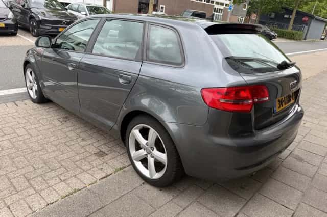 Audi A3 (2010) thumbnail 6