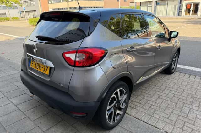 Renault Captur (2014) thumbnail 5