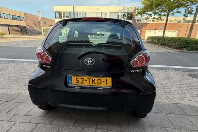 Toyota Aygo (2012) thumbnail 6