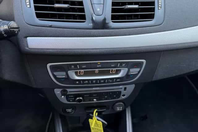 Renault Mégane (2013) thumbnail 3