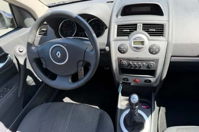 Renault Mégane (2009) thumbnail 2