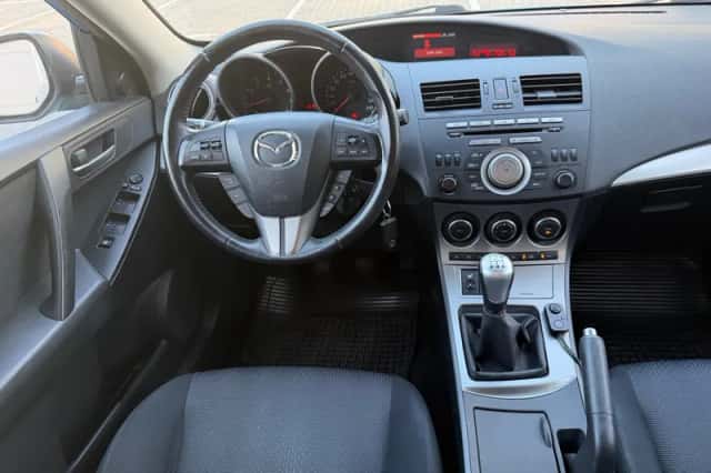 Mazda 3 (2009) thumbnail 2