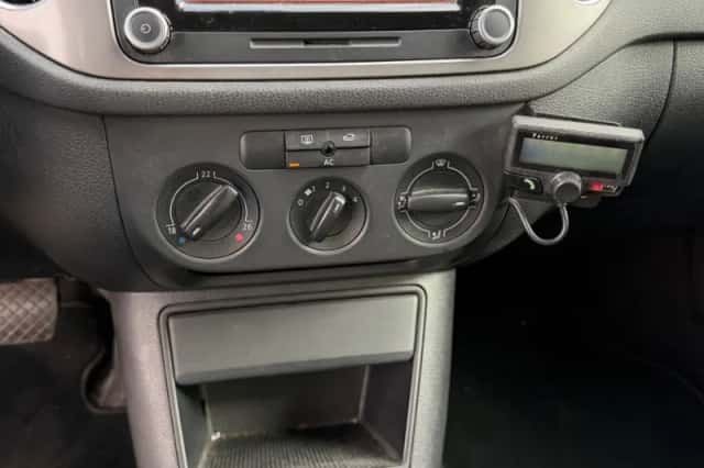 Volkswagen Tiguan (2009) thumbnail 3