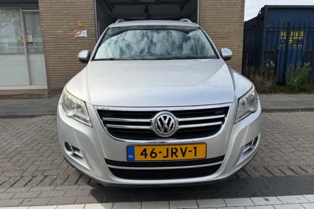 Volkswagen Tiguan (2009) thumbnail 4