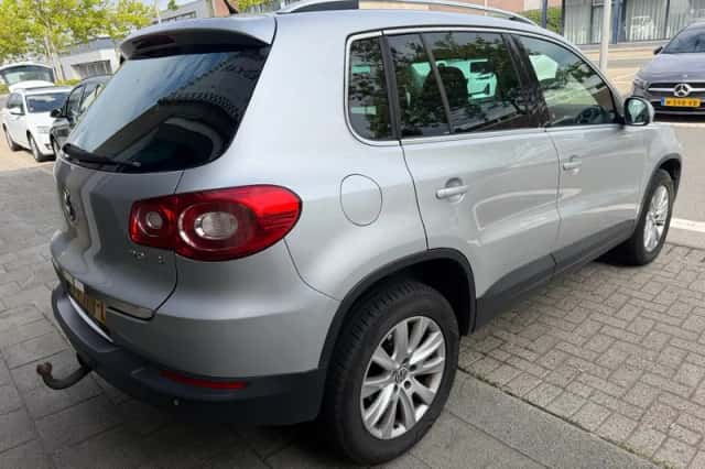 Volkswagen Tiguan (2009) thumbnail 6