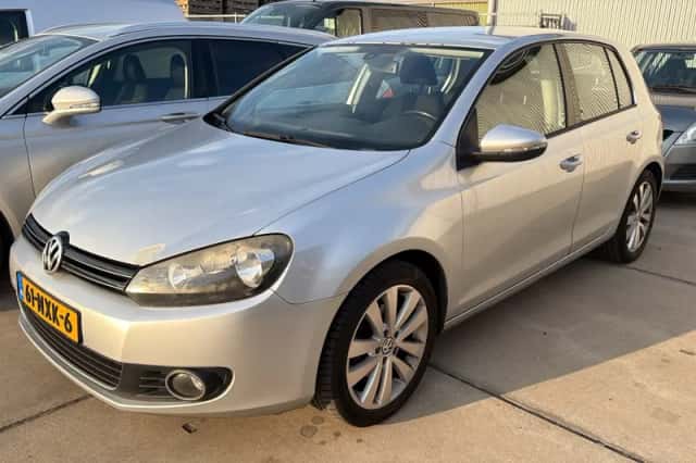 Volkswagen Golf (2011) thumbnail 1