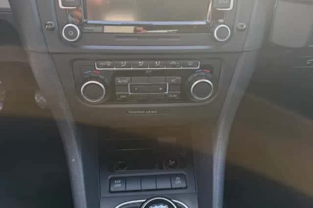 Volkswagen Golf (2011) thumbnail 4
