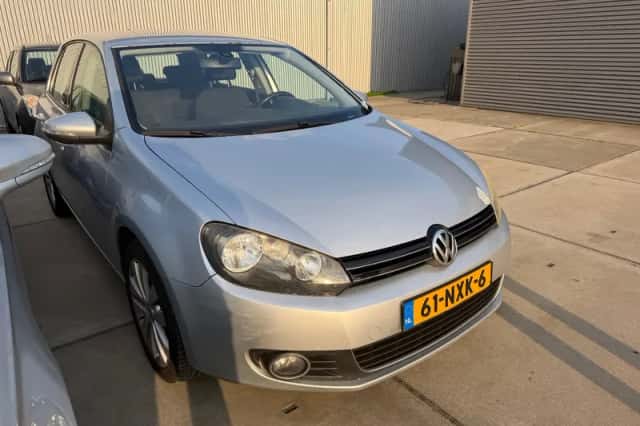 Volkswagen Golf (2011) thumbnail 5