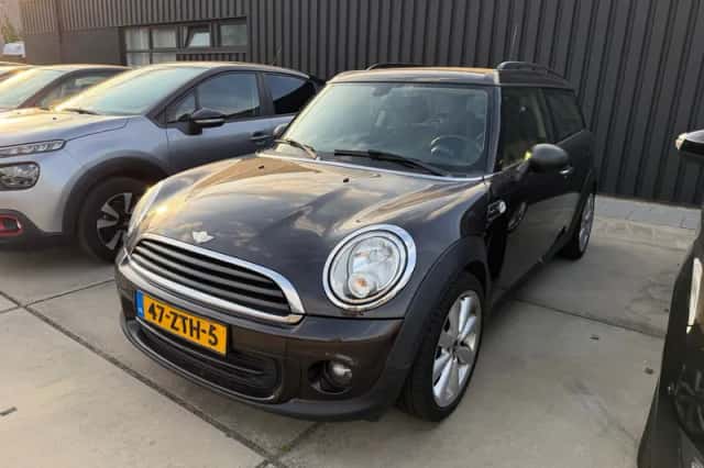 MINI Clubman (2013) thumbnail 1