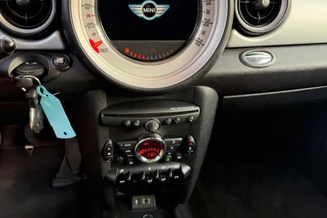 MINI Clubman (2013) thumbnail 3
