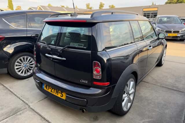 MINI Clubman (2013) thumbnail 6