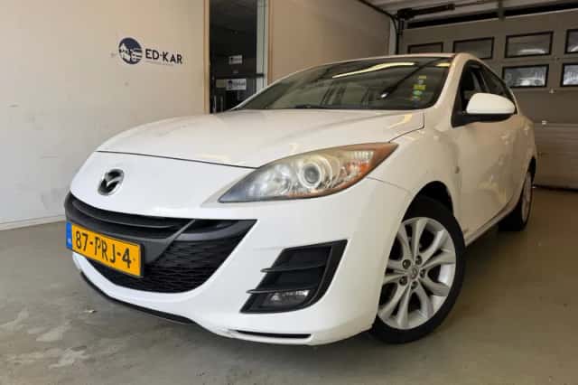 Mazda 3 (2011) thumbnail 1