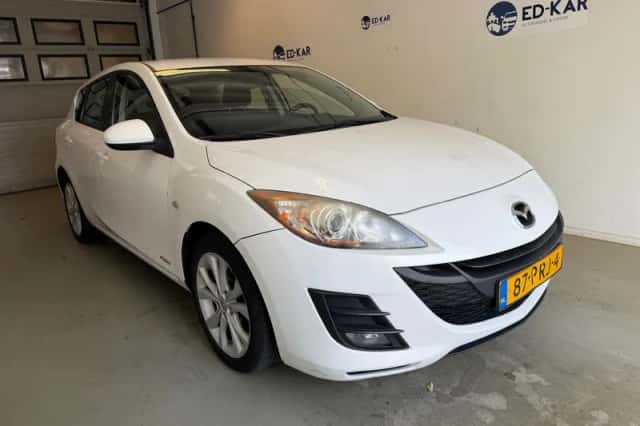 Mazda 3 (2011) thumbnail 5