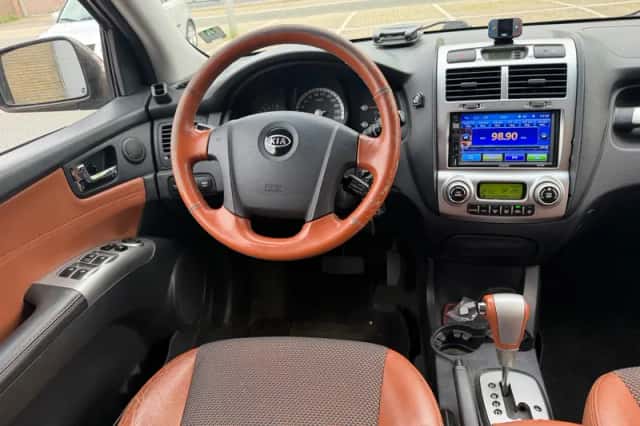 Kia Sportage (2007) thumbnail 2