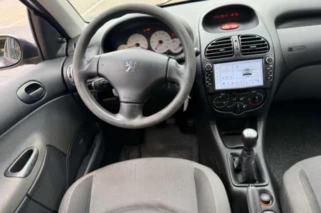 Peugeot 206 (2008) thumbnail 2