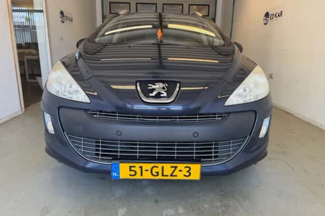 Peugeot 308 (2008) thumbnail 4