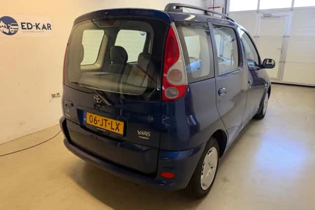 Toyota Yaris (2002) thumbnail 6