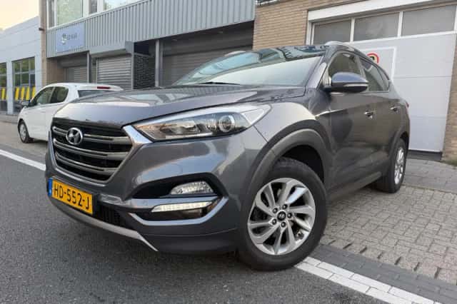 Hyundai Tucson (2016) thumbnail 1