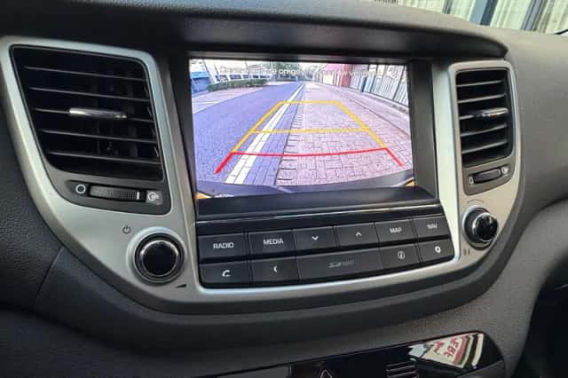 Hyundai Tucson (2016) thumbnail 3