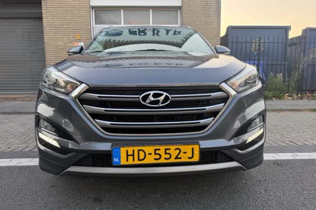Hyundai Tucson (2016) thumbnail 4