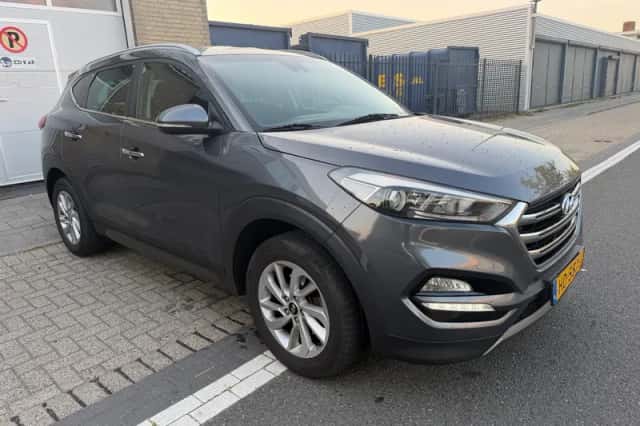 Hyundai Tucson (2016) thumbnail 5