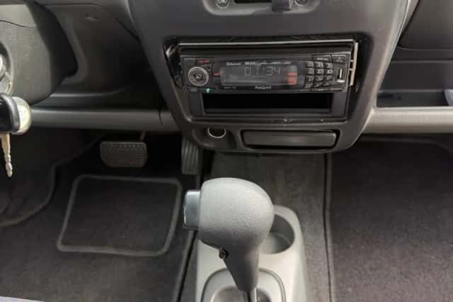 Suzuki WAGON R+ (2001) thumbnail 3
