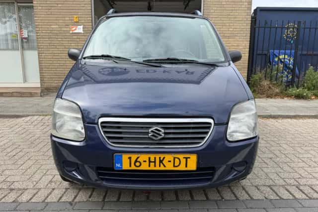 Suzuki WAGON R+ (2001) thumbnail 4
