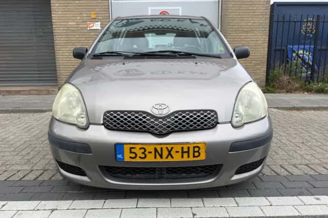 Toyota Yaris (2004) thumbnail 6