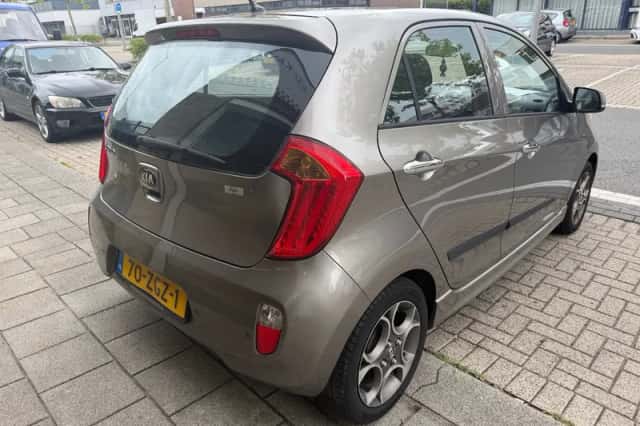 Kia Picanto (2012) thumbnail 5