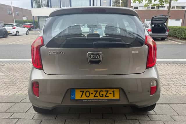 Kia Picanto (2012) thumbnail 6
