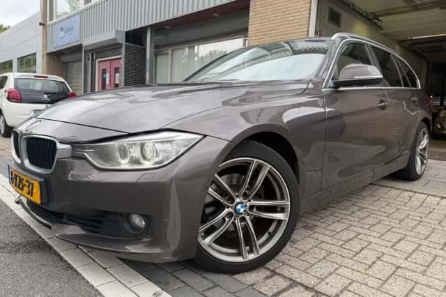 BMW 3-Serie (2013) thumbnail 1
