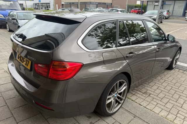 BMW 3-Serie (2013) thumbnail 6