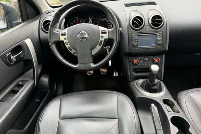 Nissan Qashqai (2011) thumbnail 2